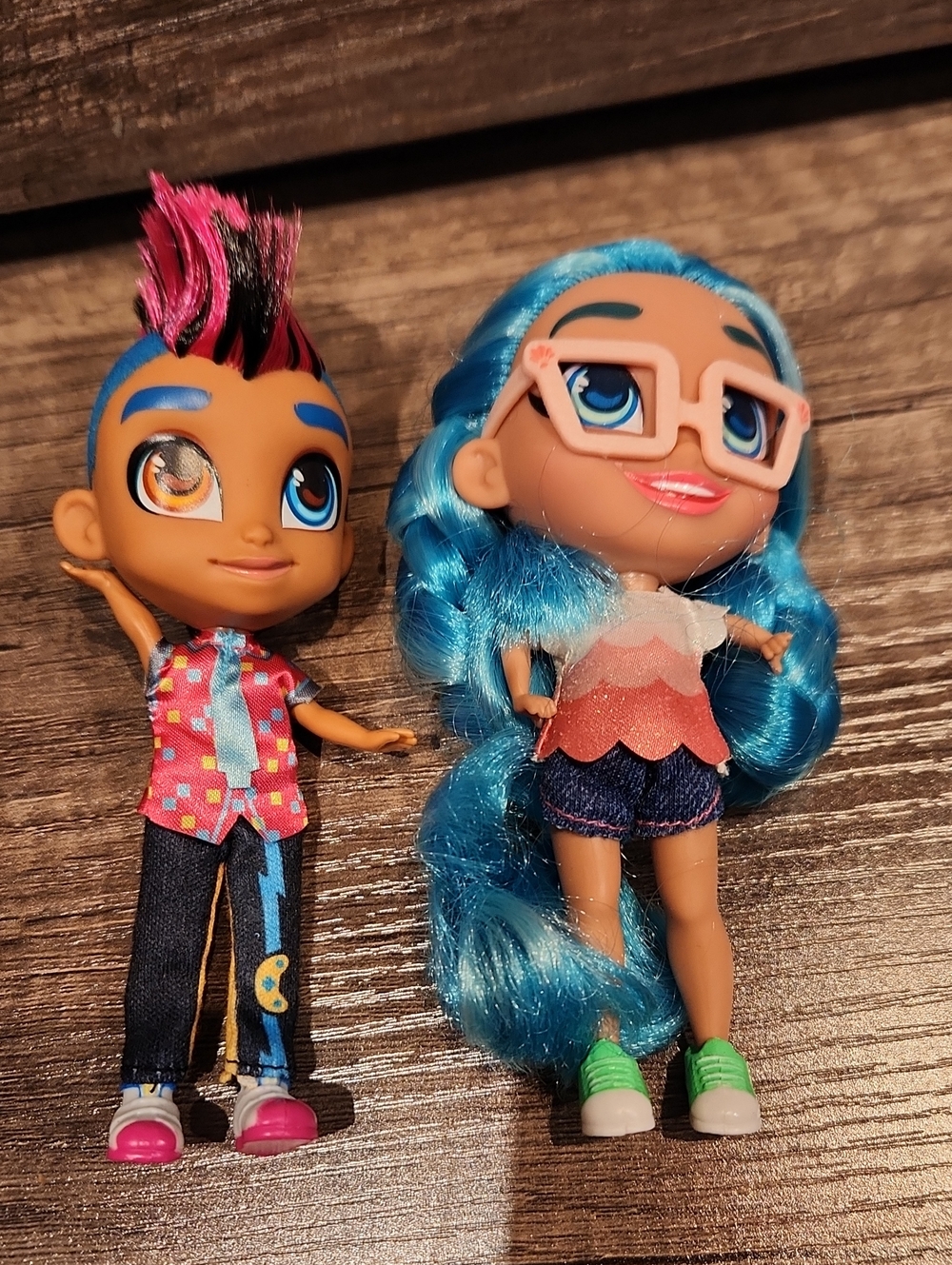 EUC Hairdorables Blue & Pink Haired Kids Fashion Doll w/Pink Glasses - (Brand)